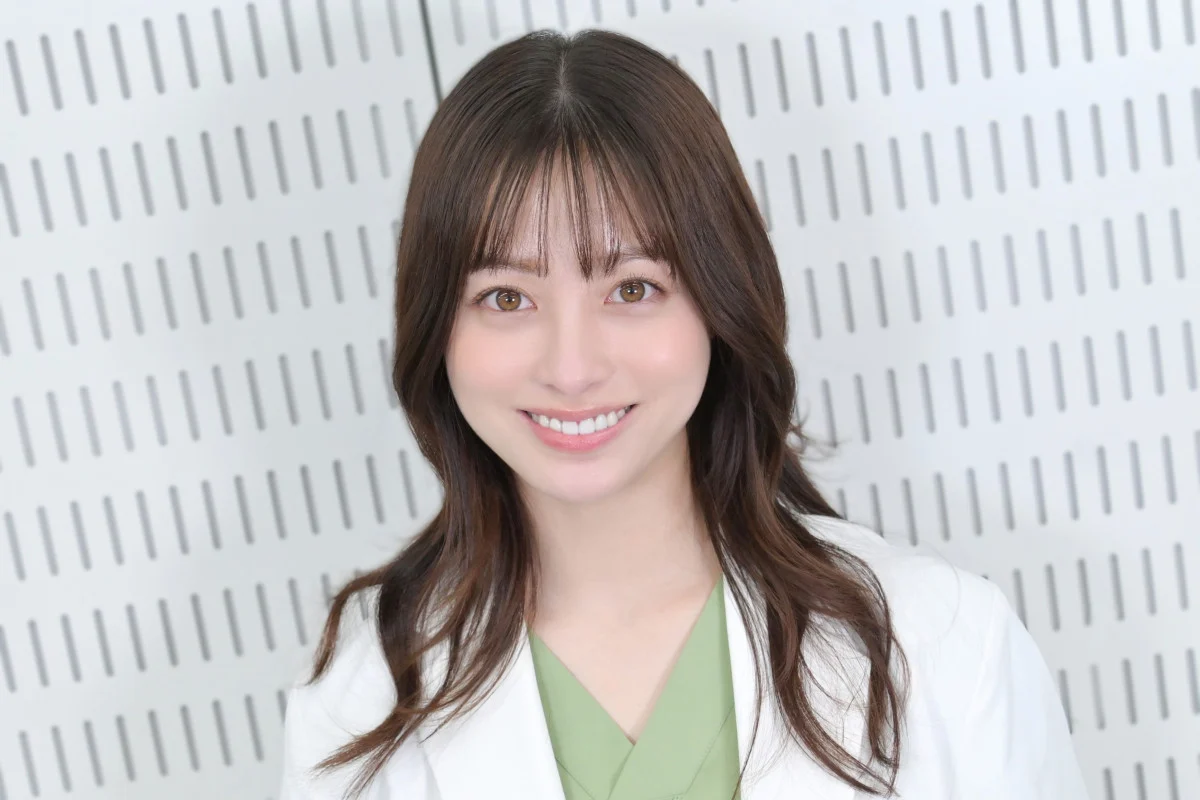 橋本環奈と彼女の愛車ポルシェカイエン