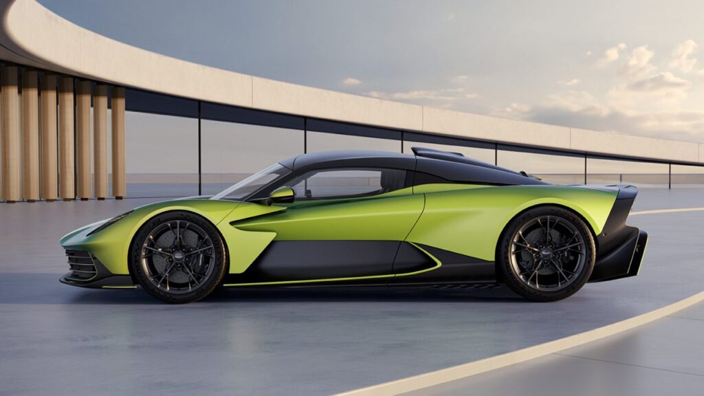 限定999台アストンマーティン ヴァルハラの価格は1億2890万円!スペックと魅力を徹底解説