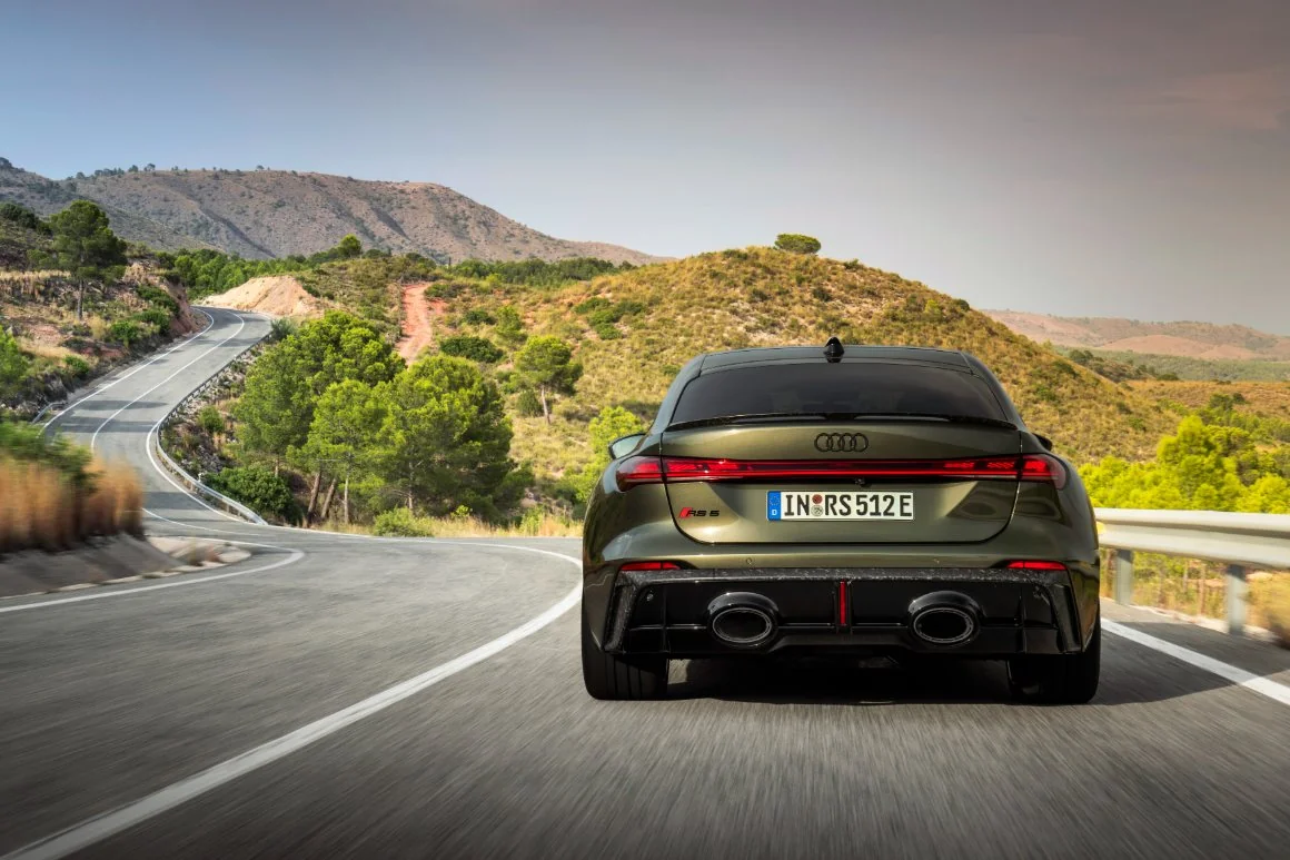 純電気自動車時代に、なぜPHEVなのか
