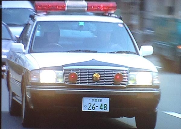 パトカークラウンの中古車市場と払い下げ事情