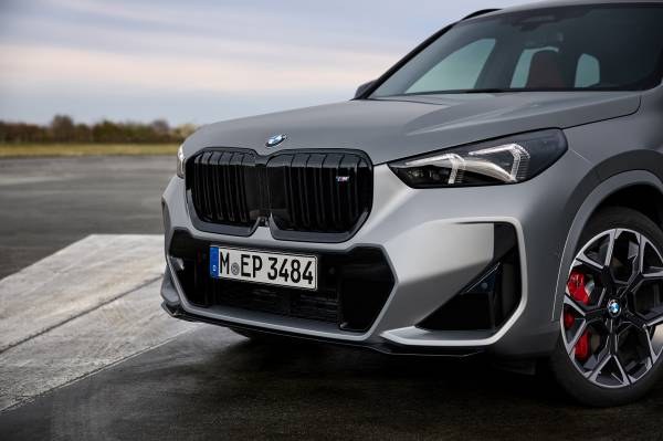 BMW X1 M35i フロントグリル 実車