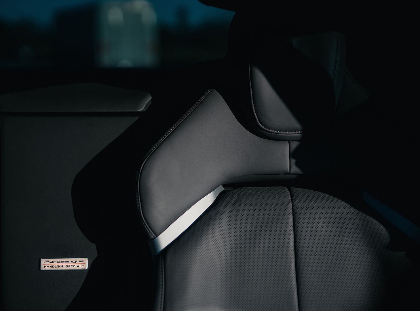 フェラーリ プロサングエ Handling Speciale シートバッジ 実車
