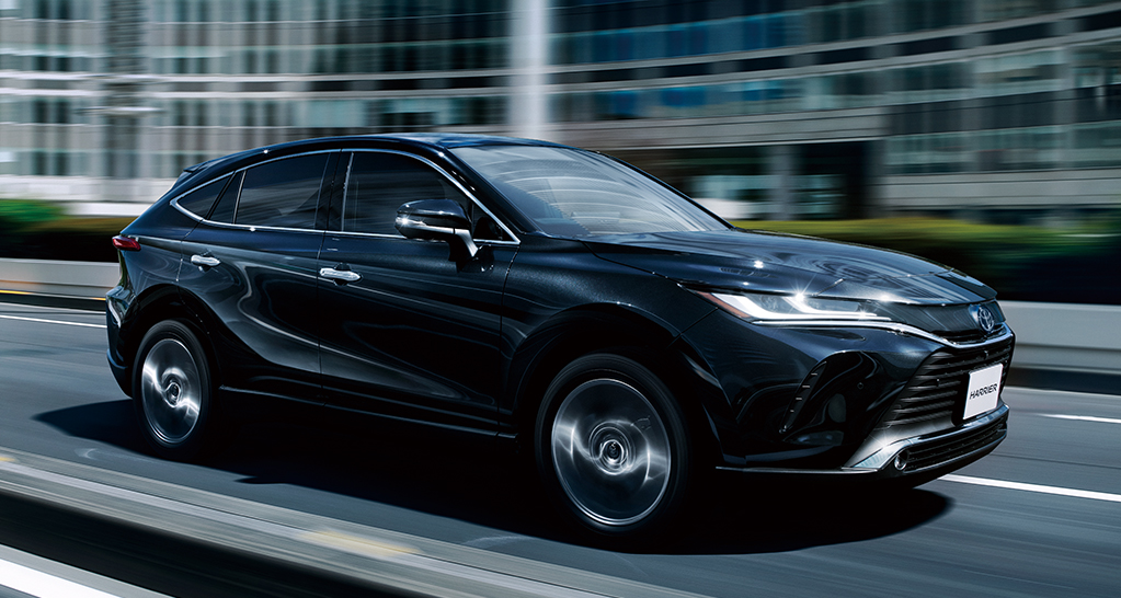 ハリアー PHEV 補助金は本当に得か?2026年度の補助額と申請の流れ 1 ハリアー PHEV 補助金 フロント斜め・黒