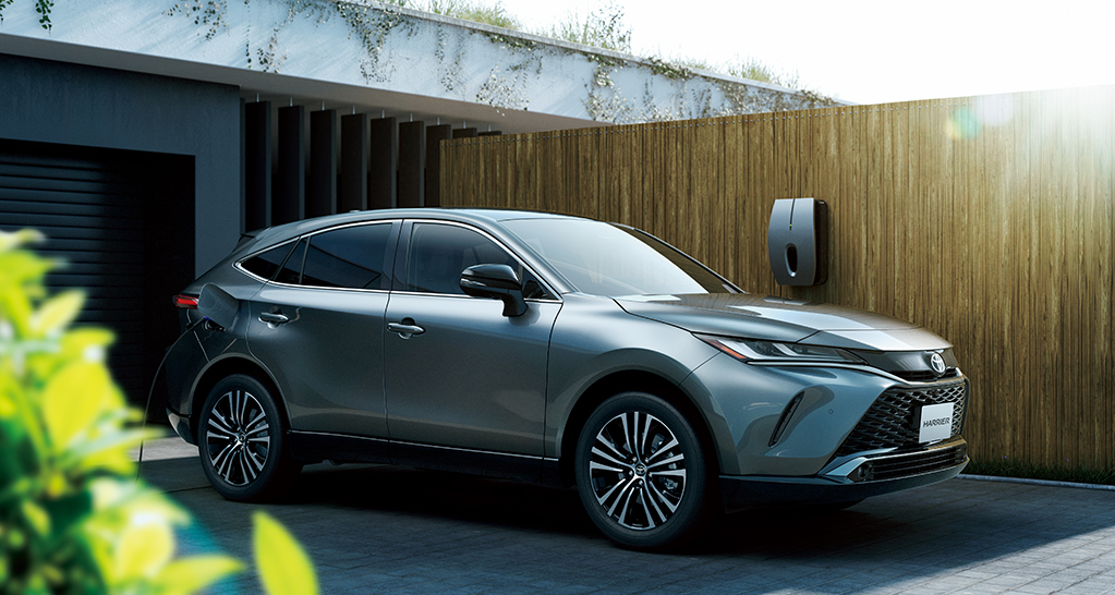 ハリアー PHEV 補助金は本当に得か?2026年度の補助額と申請の流れ 2 ハリアー PHEV 補助金 サイド〜フロント・グレー