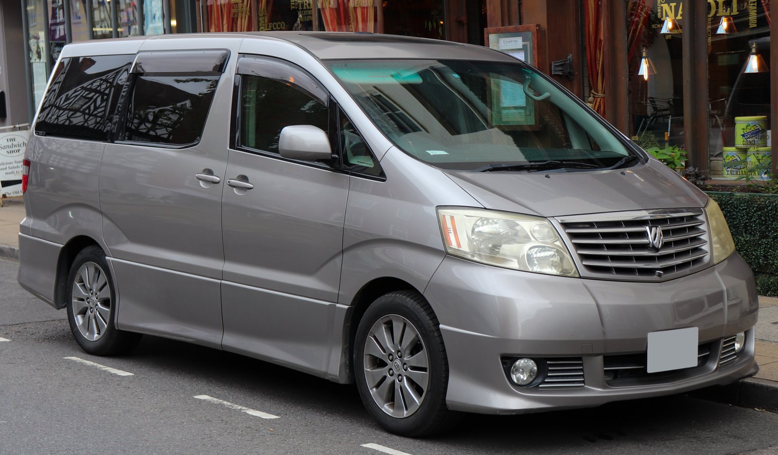 アルファード残クレが向いてる人の5つの特徴|得する選び方を徹底解説 3 Toyota Alphard cockpit(comfort)実写